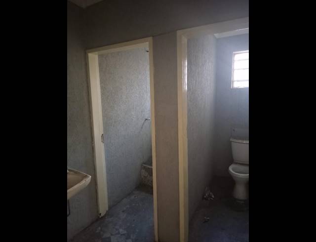 INDUSTRIAL PROPERTY TO RENT IN BENROSE